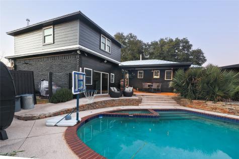 10872 Caprock Circle Dallas TX 75218