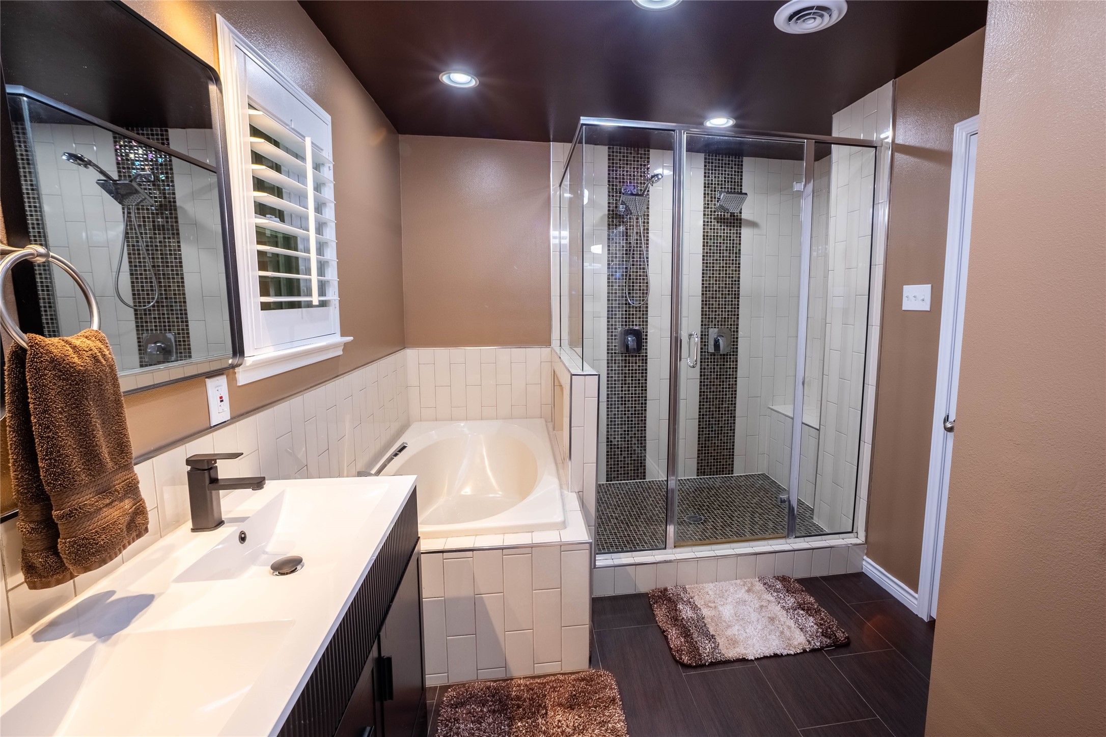 10872 Caprock Circle Dallas TX 75218