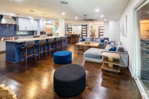 10872 Caprock Circle Dallas TX 75218