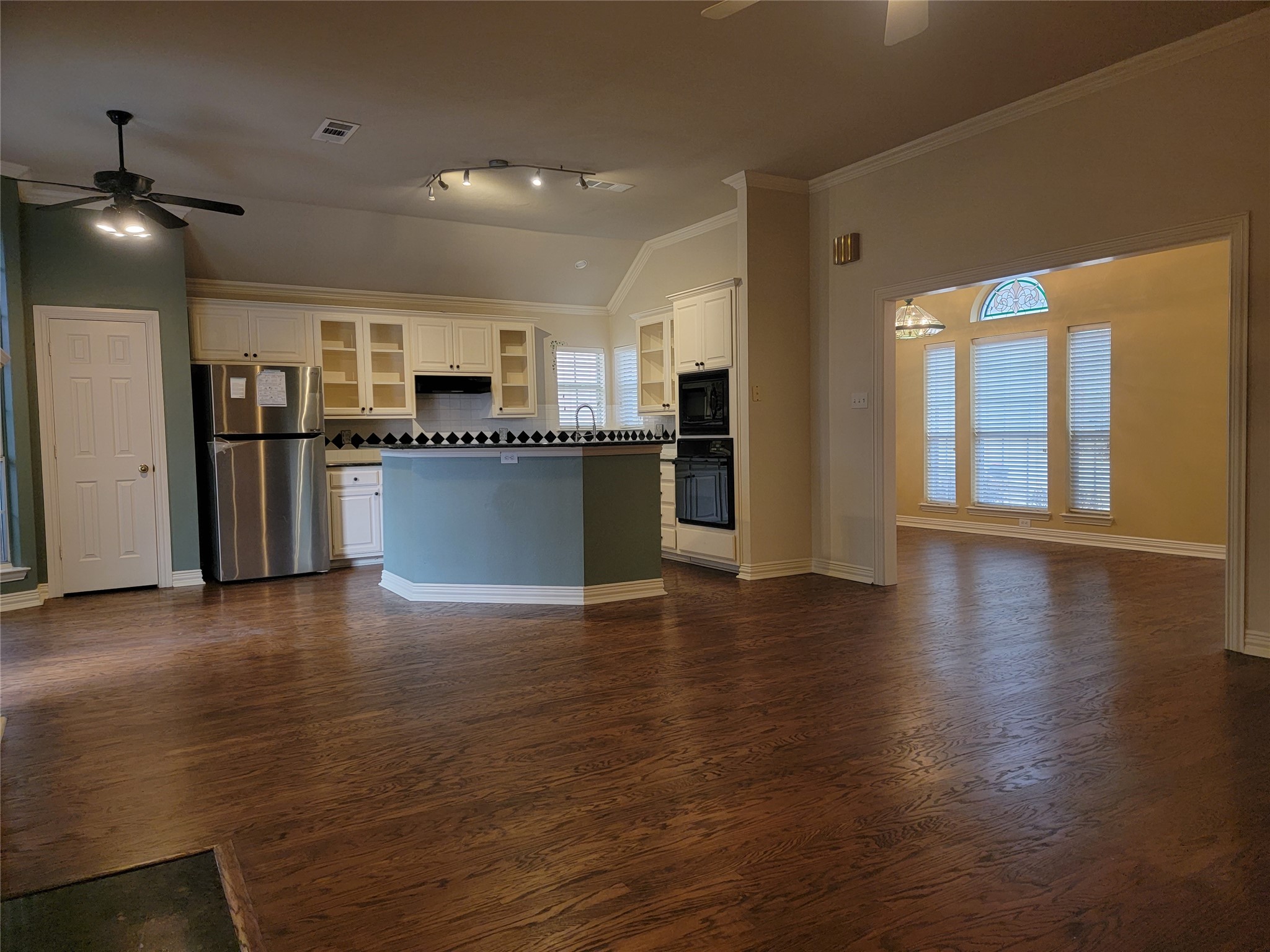 9703 Raven Lane Irving TX 75063