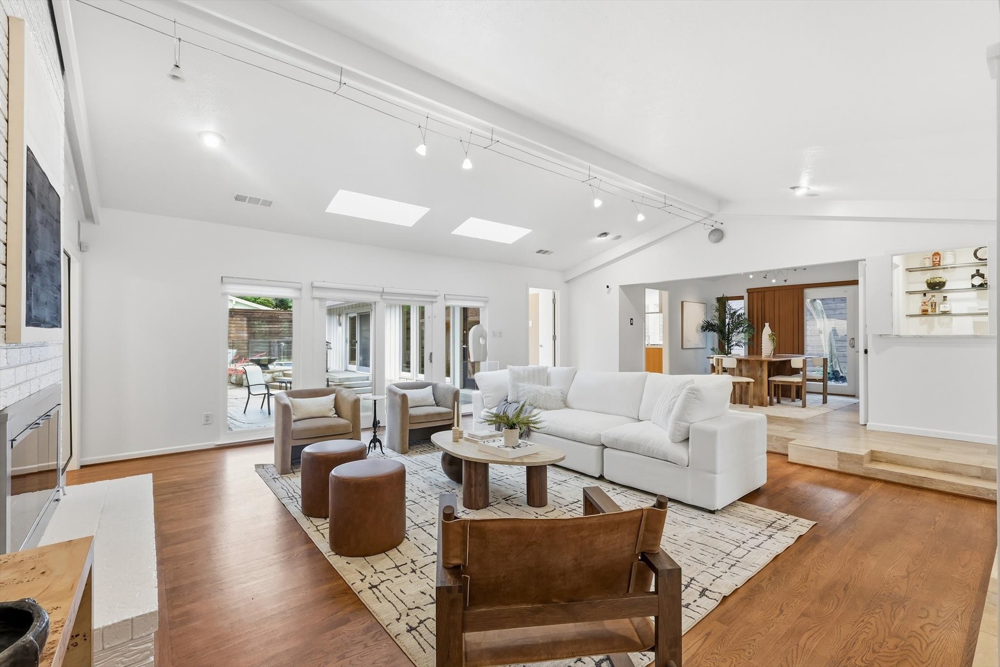 10334 White Rock Place Dallas TX 75238