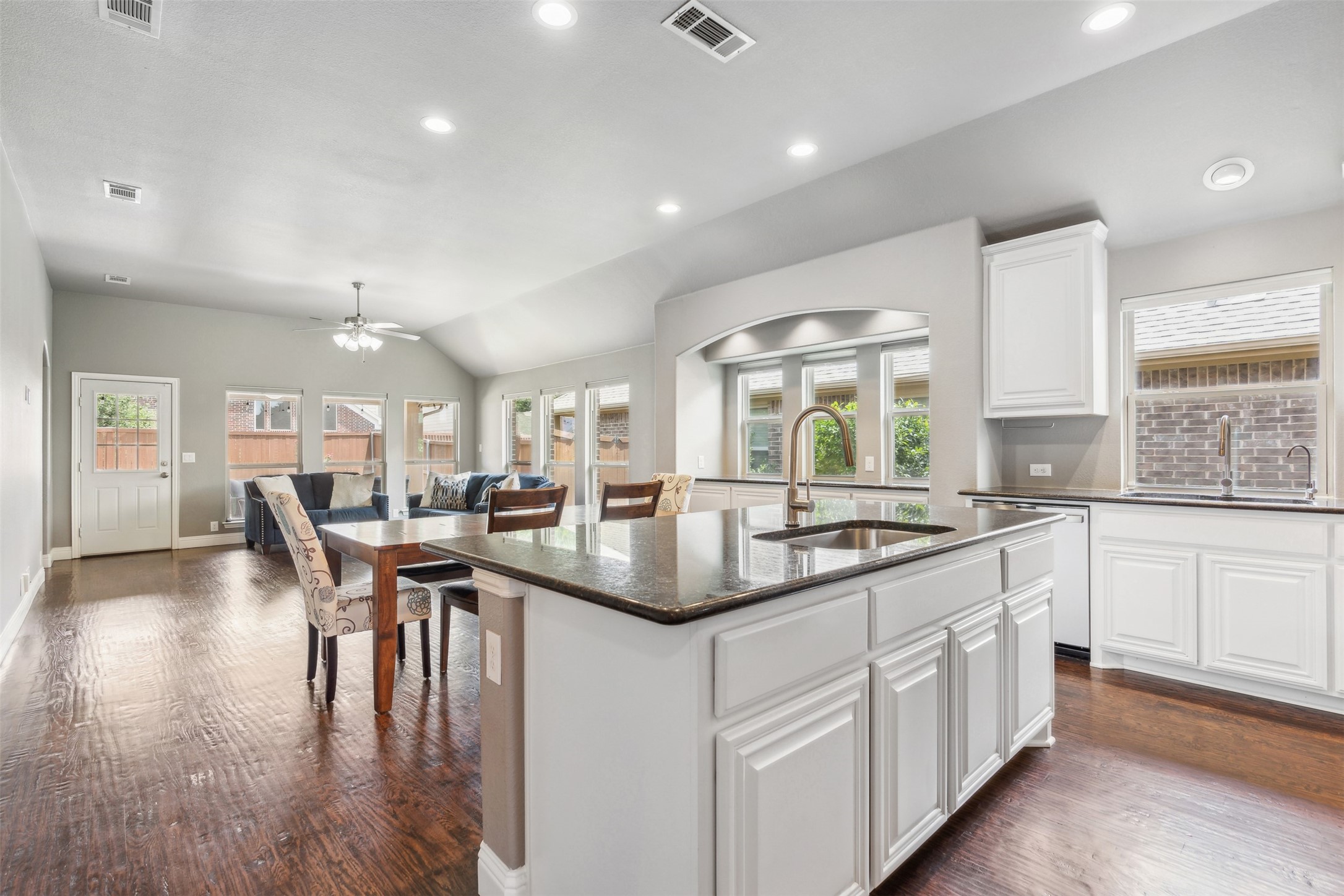721 Lighthouse Lane Savannah TX 76227