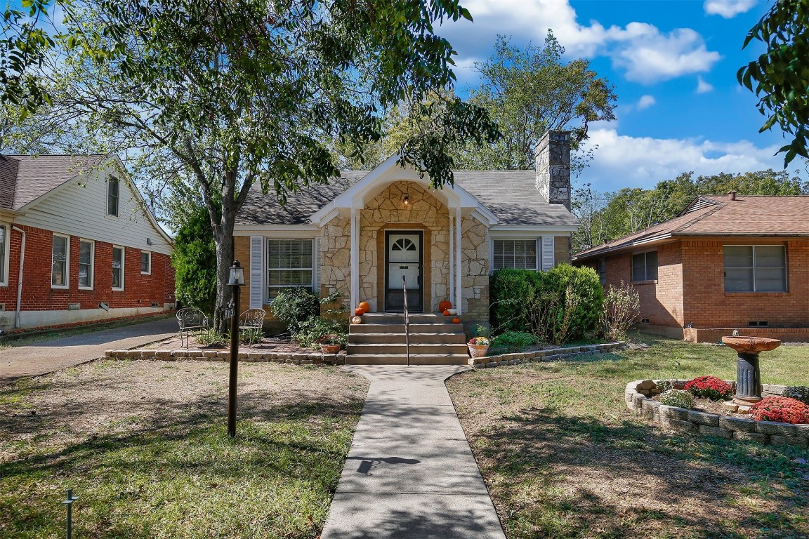 813 Cliffdale Avenue Dallas TX 75211