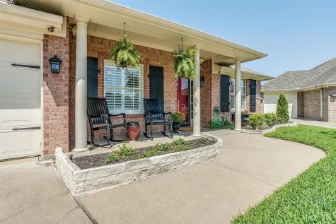305 Faith Court Burleson TX 76028