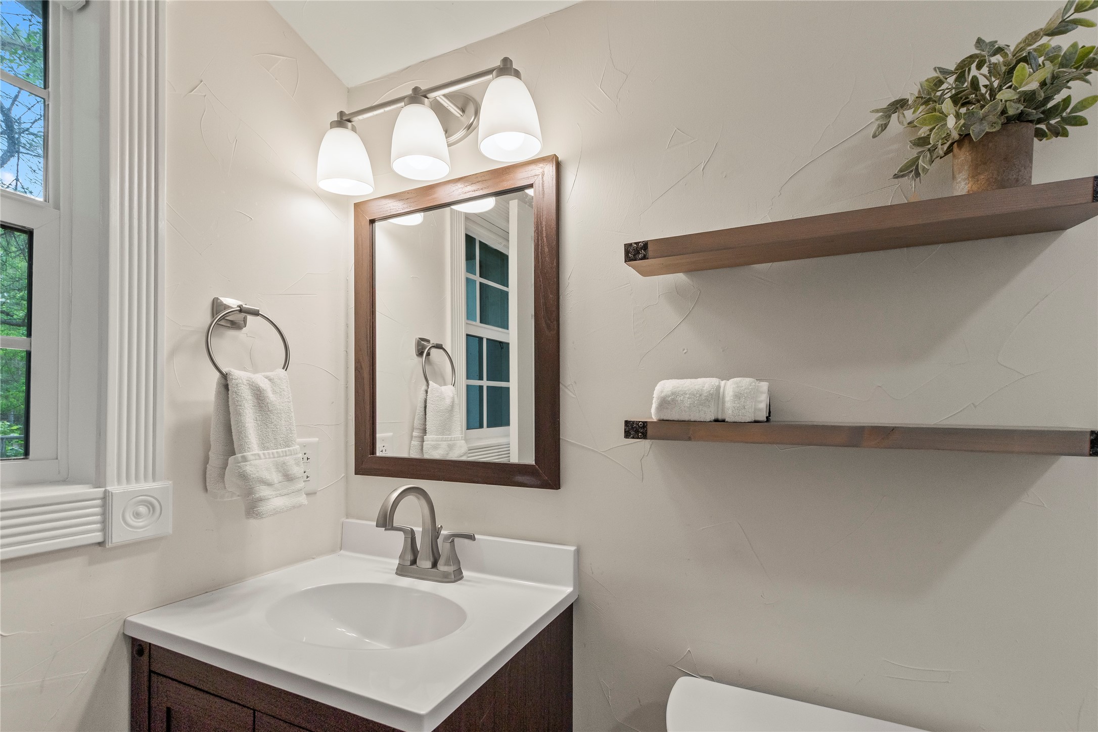 198 Lake Drive Enchanted Oaks TX 75156