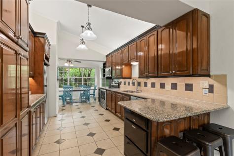 198 Lake Drive Enchanted Oaks TX 75156