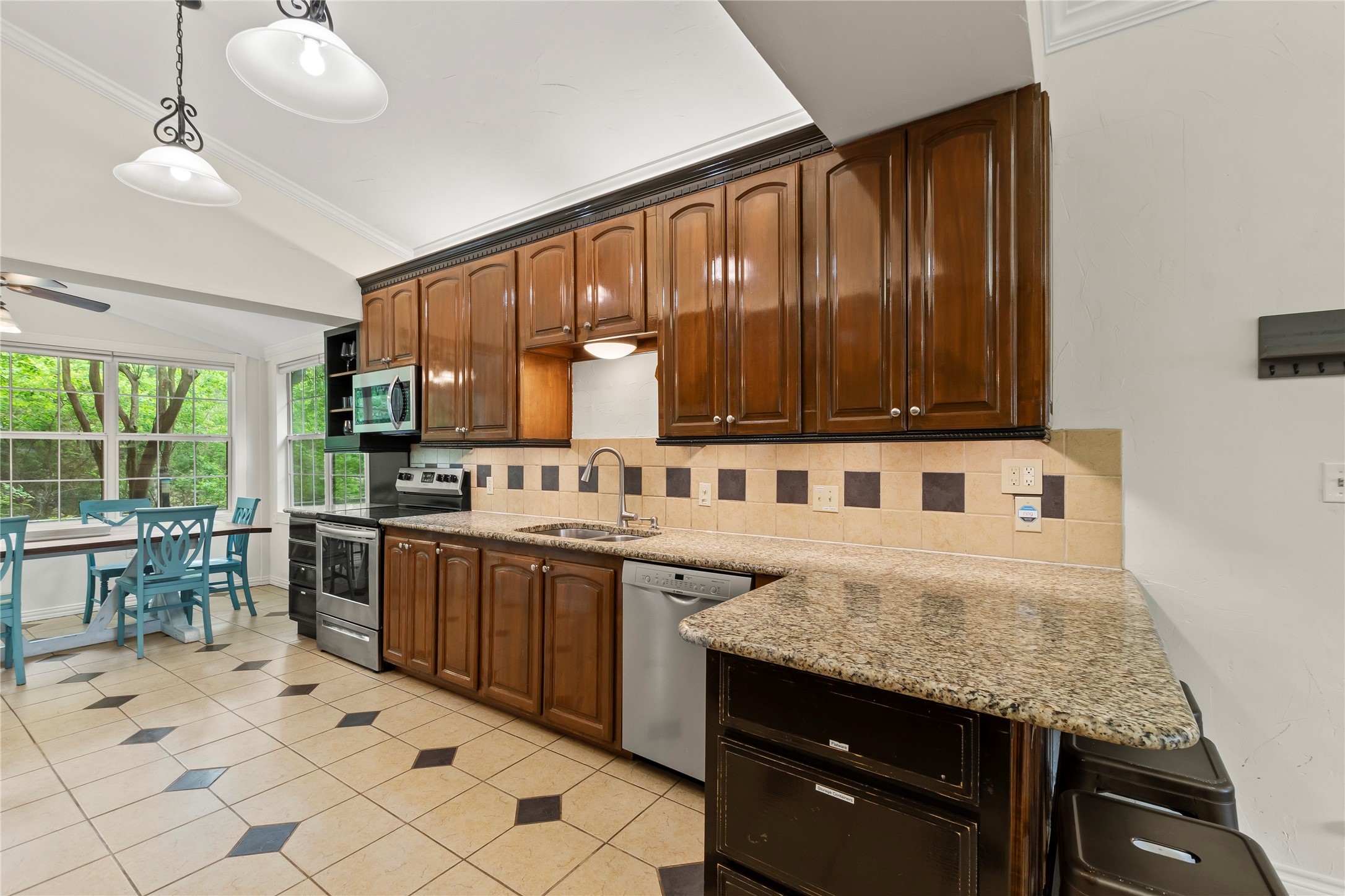 198 Lake Drive Enchanted Oaks TX 75156