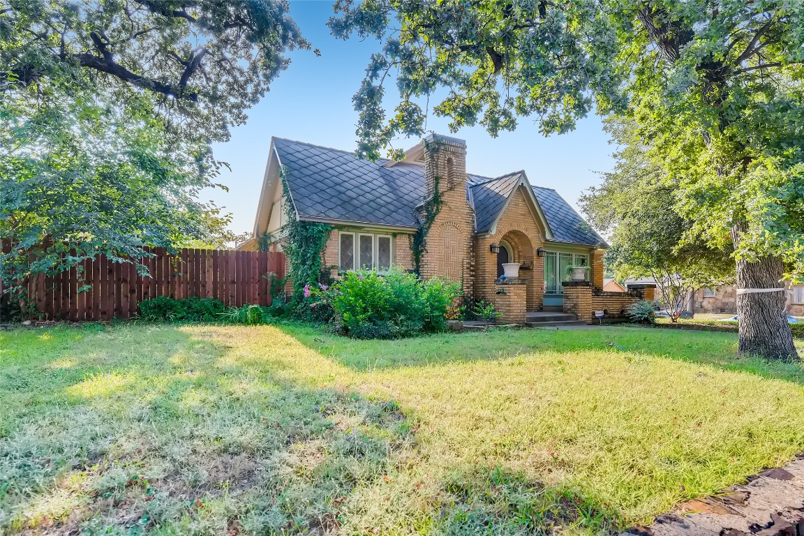 1600 N Riverside Drive Fort Worth TX 76111