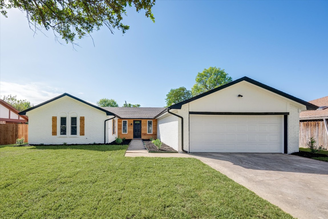 317 Northglen Drive Hurst TX 76054