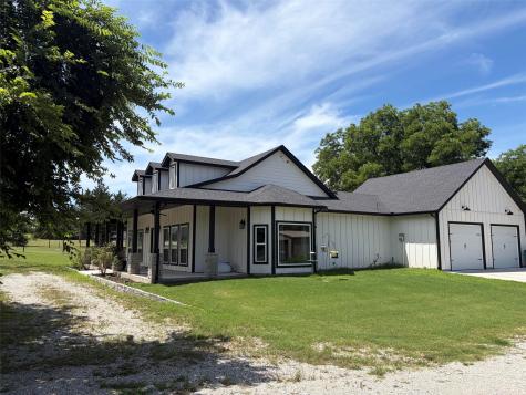 410 S Wickham Street Alvord TX 76225