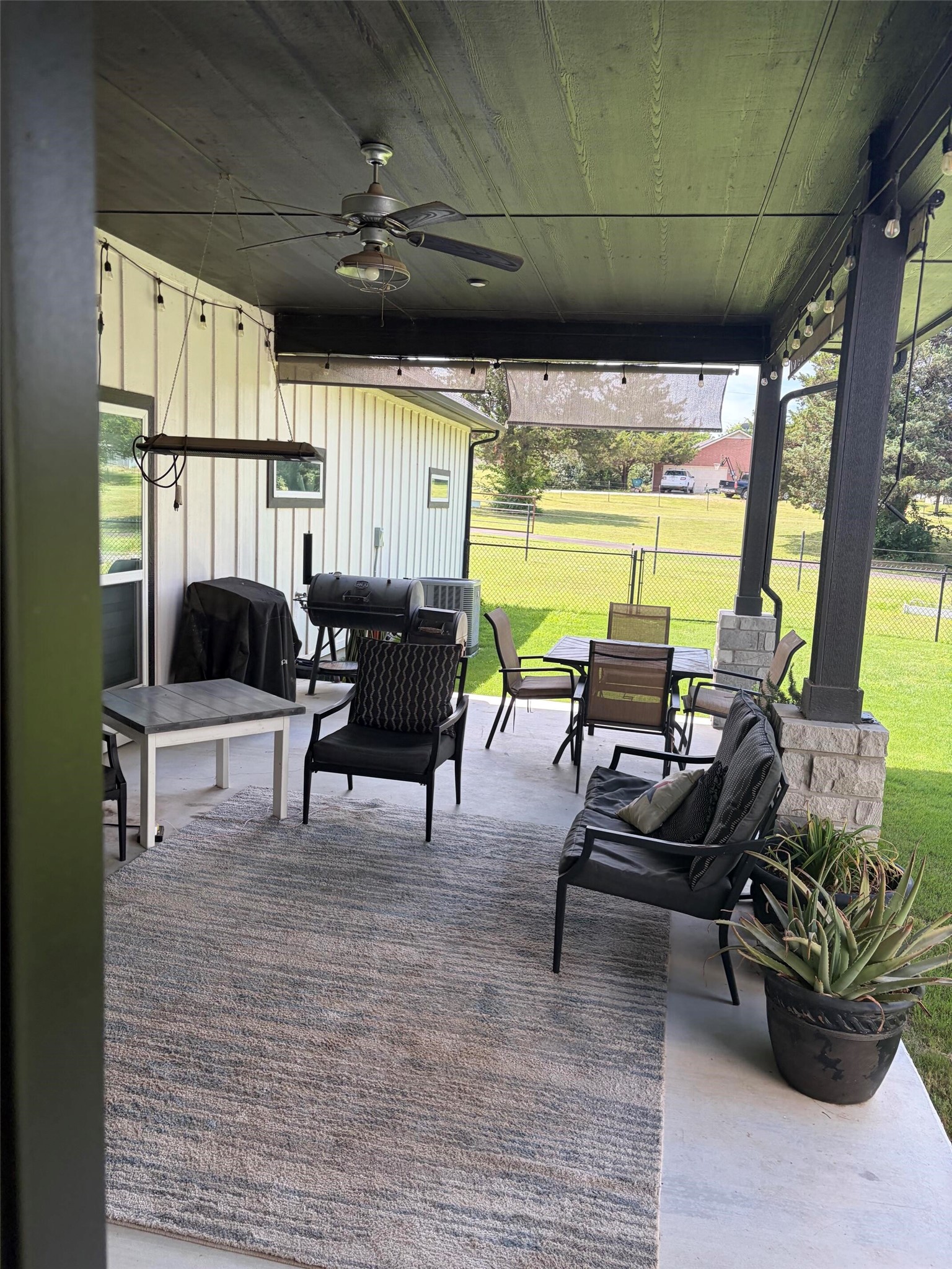 410 S Wickham Street Alvord TX 76225