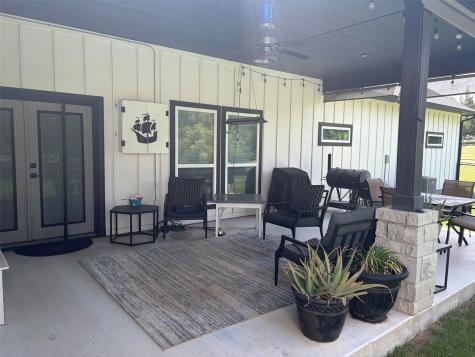 410 S Wickham Street Alvord TX 76225