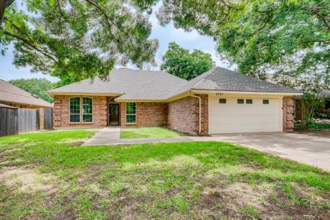 2721 Edinboro Drive Arlington TX 76012