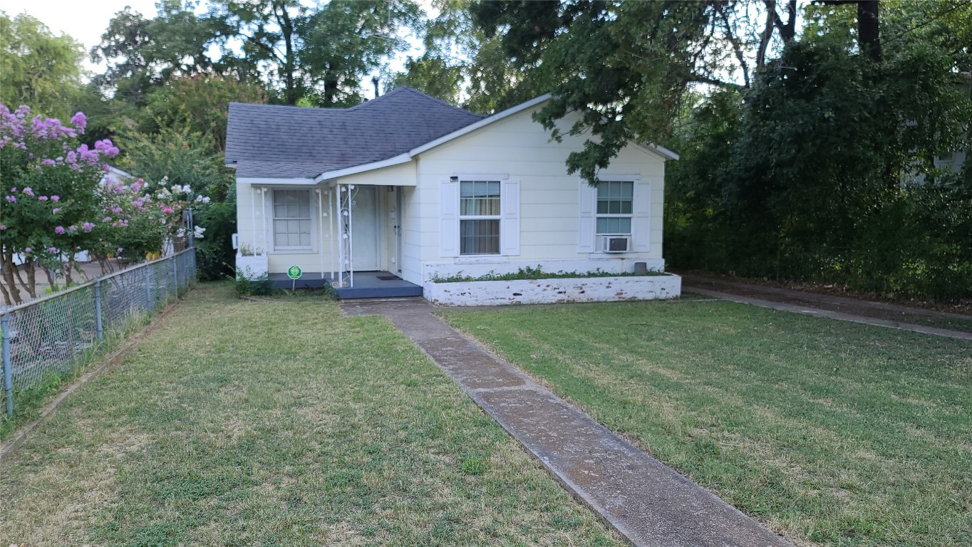 4909 White Oak Lane River Oaks TX 76114
