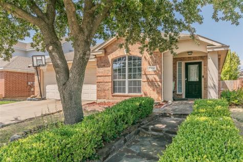 2551 Taos Drive Grand Prairie TX 75051