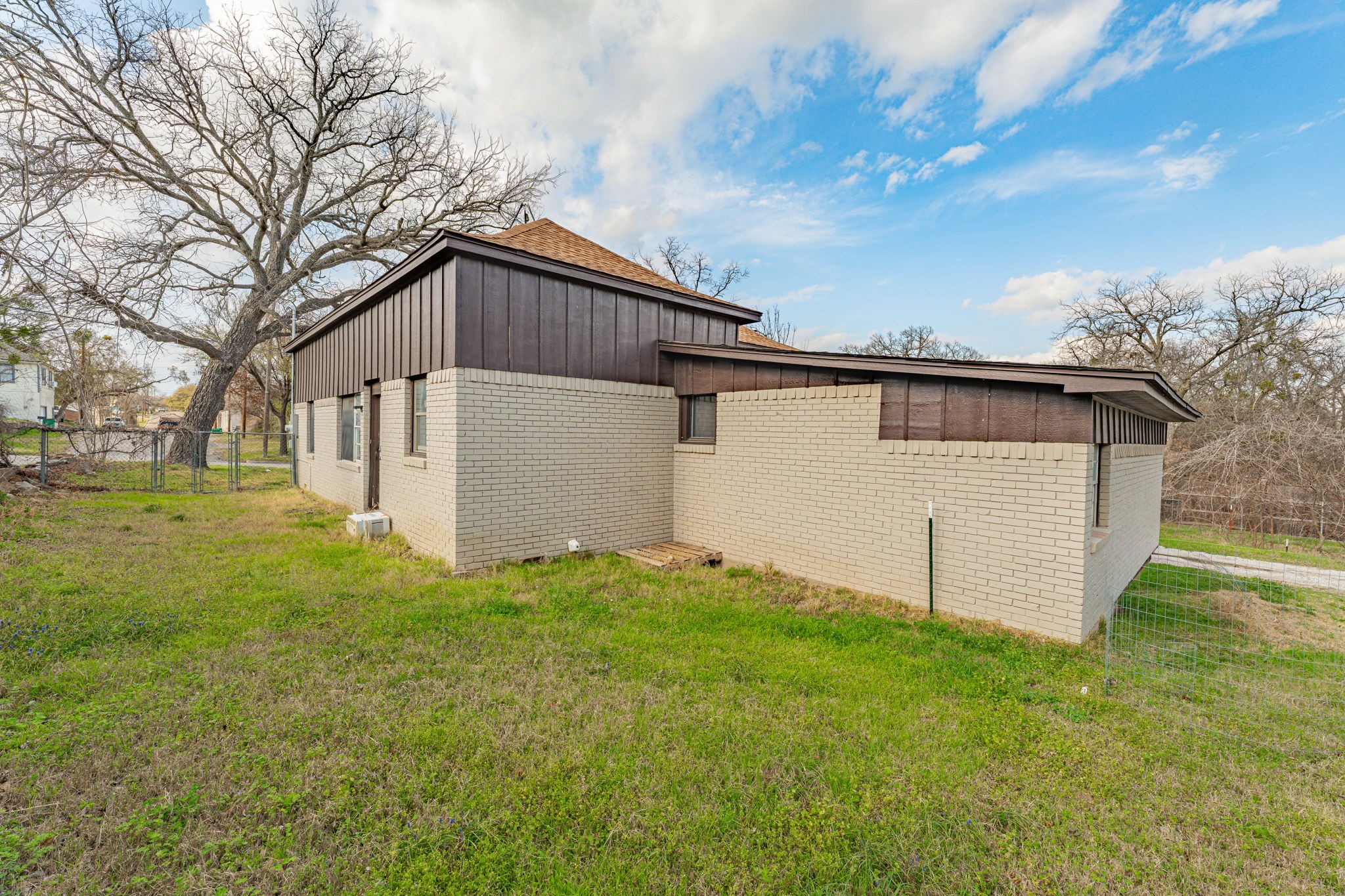 582 W College Street Stephenville TX 76401