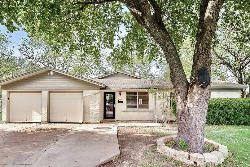 304 Thompson Court Saginaw TX 76179