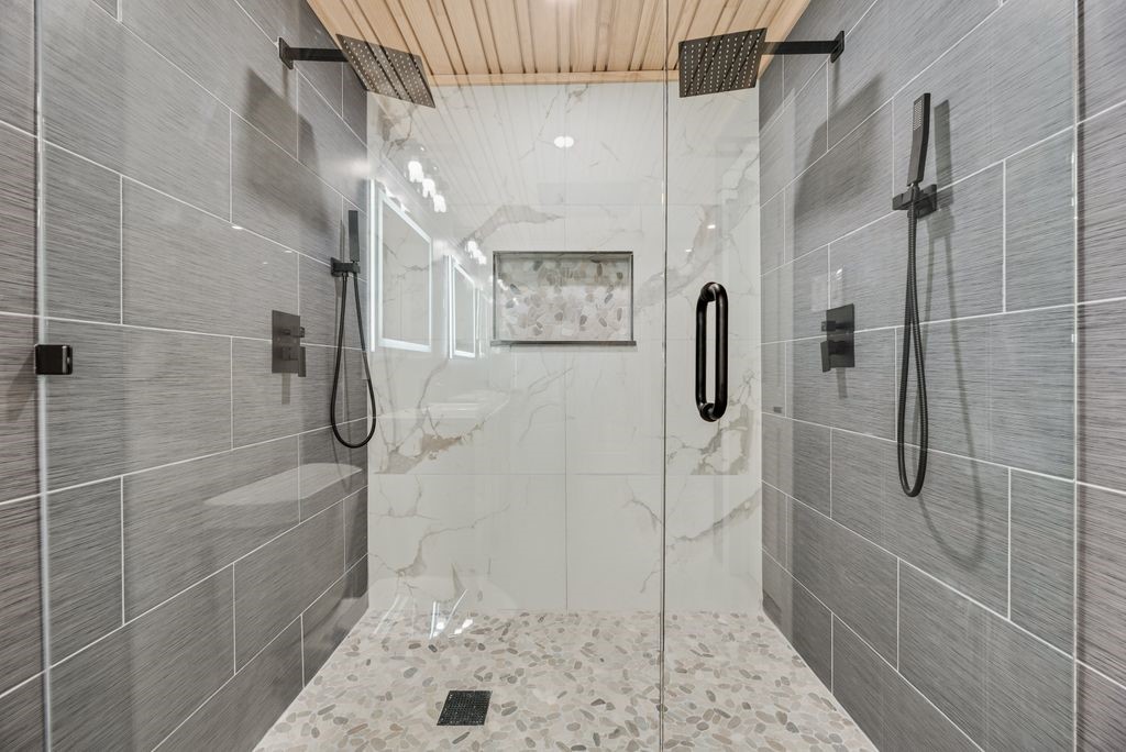 2100 Antibes Drive Carrollton TX 75006
