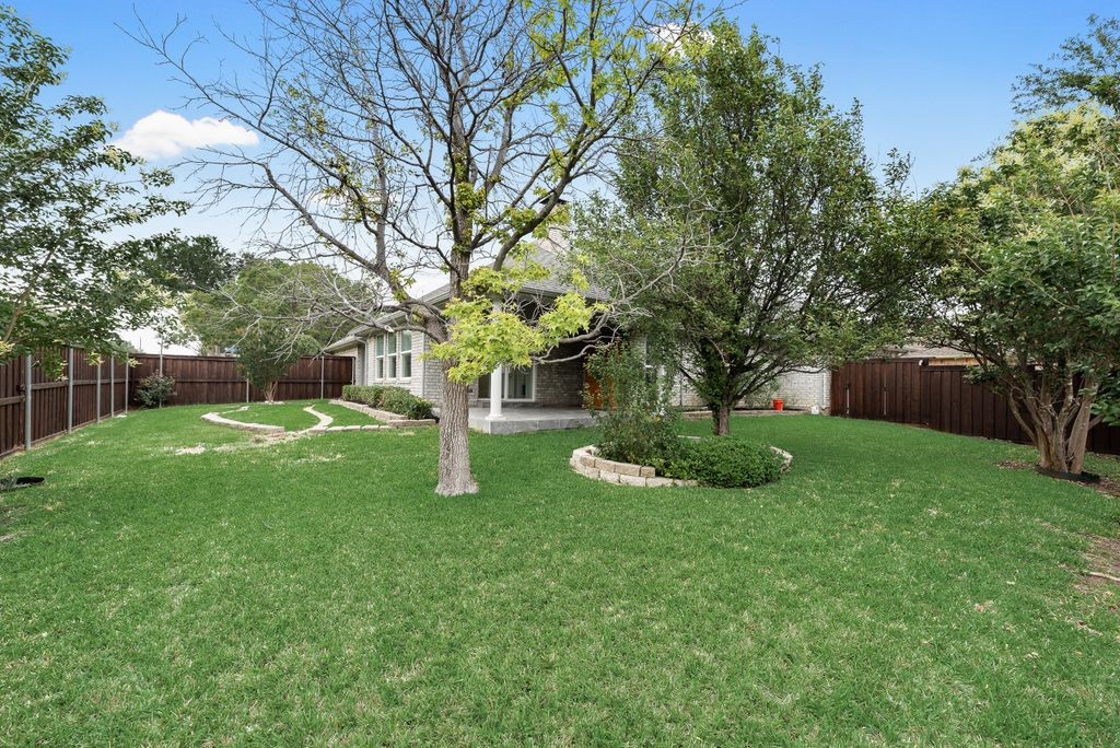 2100 Antibes Drive Carrollton TX 75006