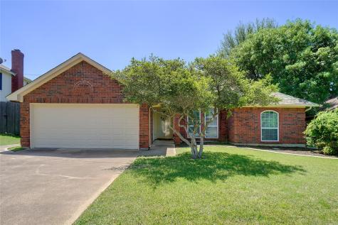 2120 Turf Club Drive Arlington TX 76017
