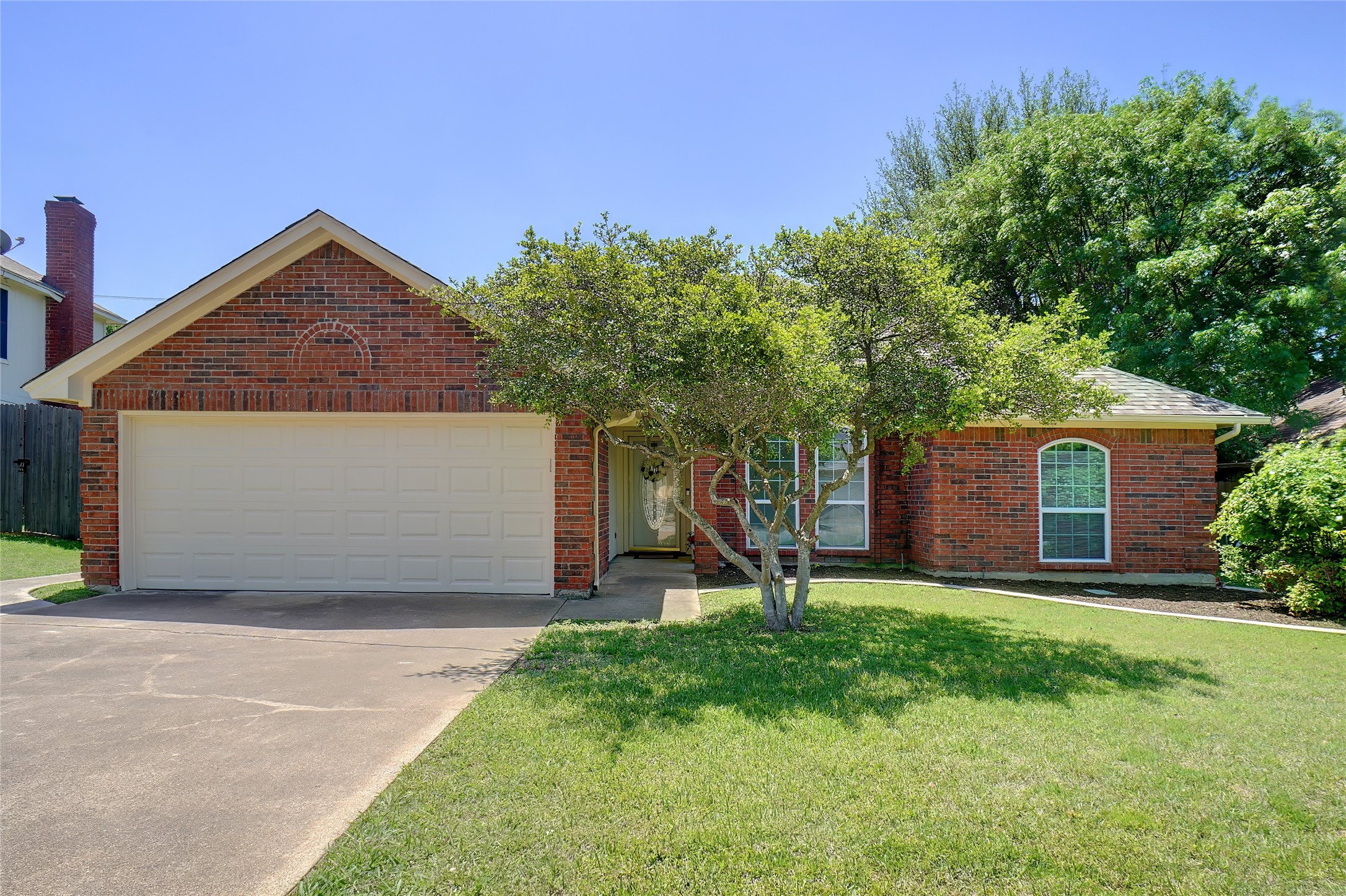 2120 Turf Club Drive Arlington TX 76017