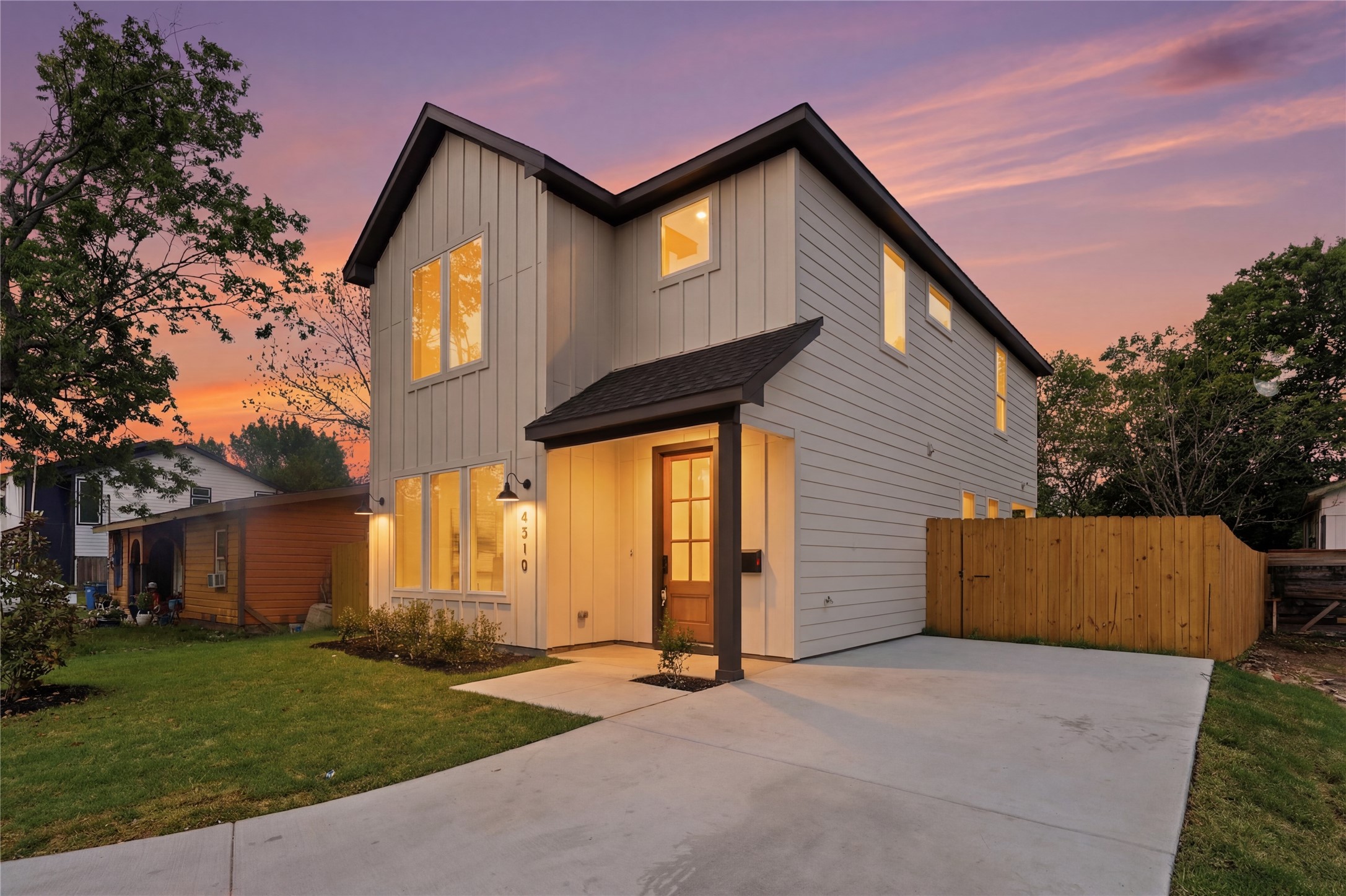 4310 Copeland Street Dallas TX 75210