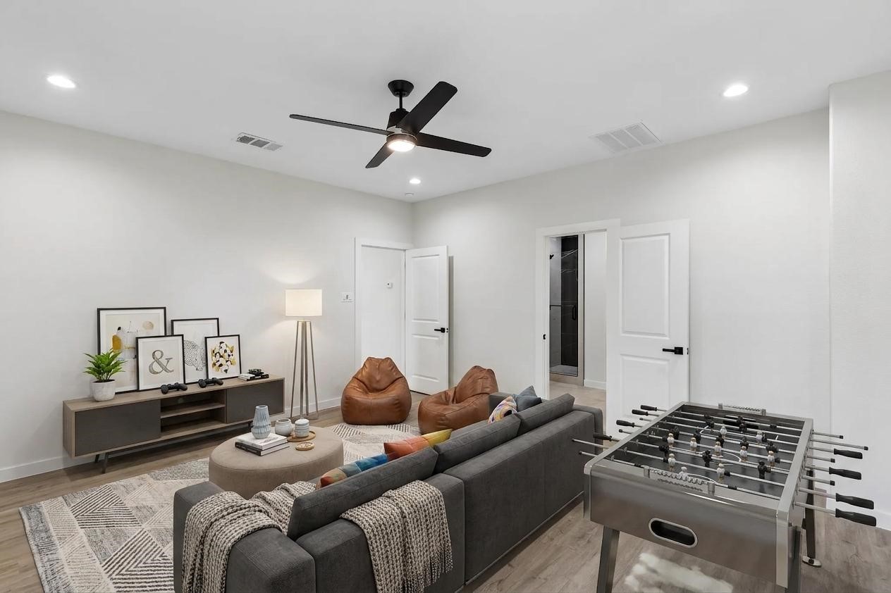 3324 Navaro Street Dallas TX 75212
