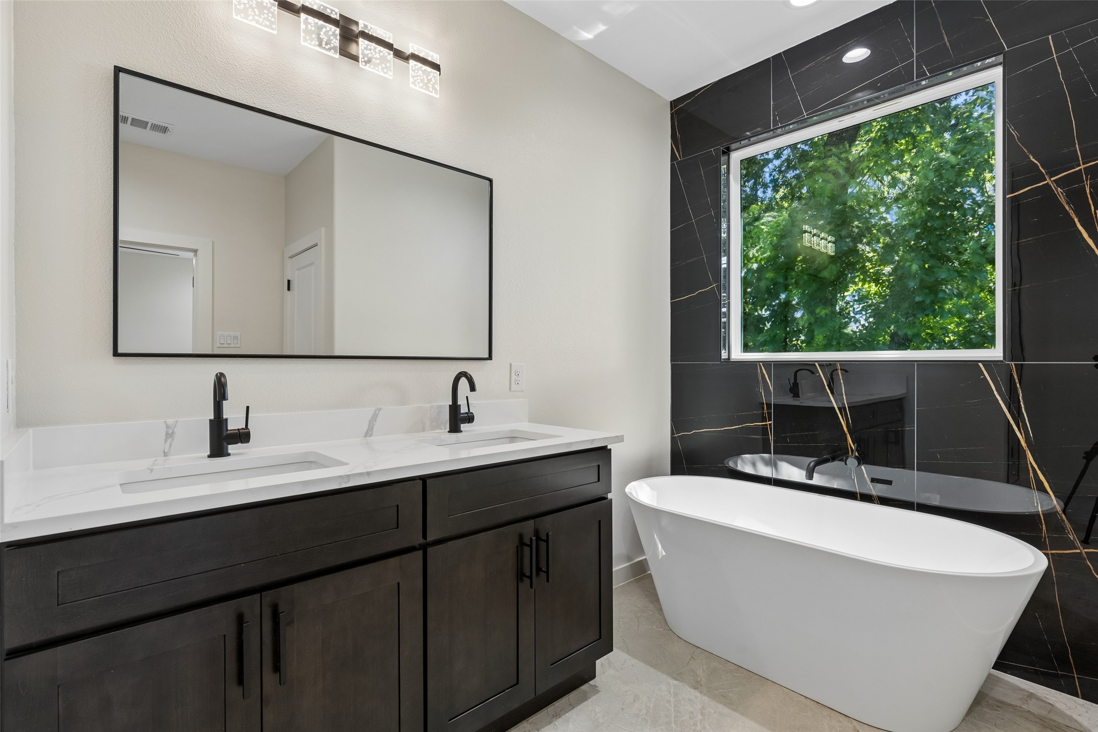 3324 Navaro Street Dallas TX 75212