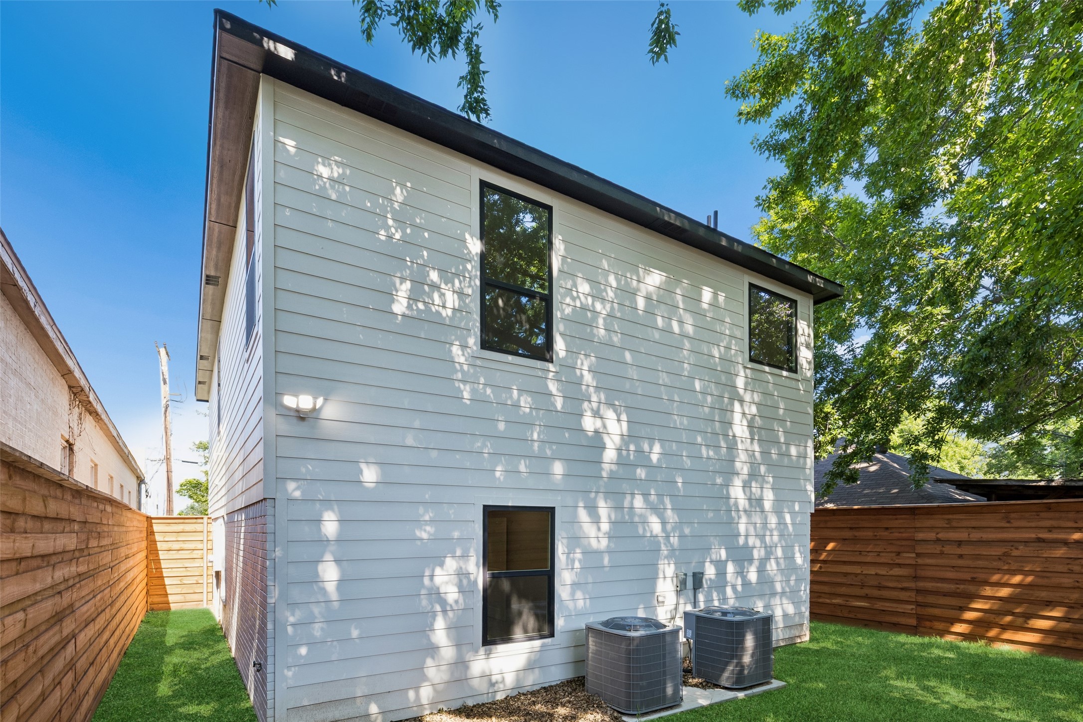 3324 Navaro Street Dallas TX 75212