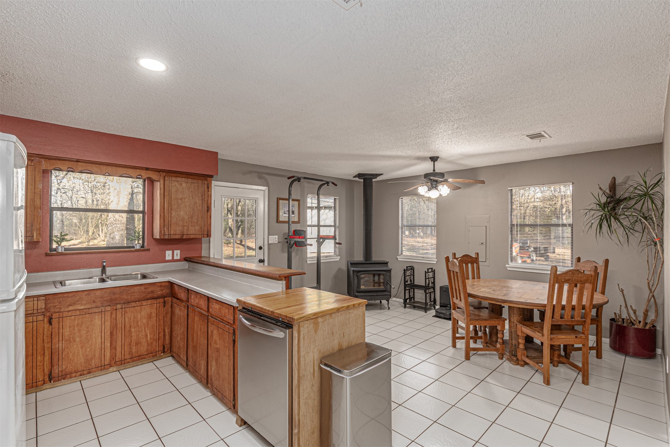201 Rs County Road 1399 Point TX 75472
