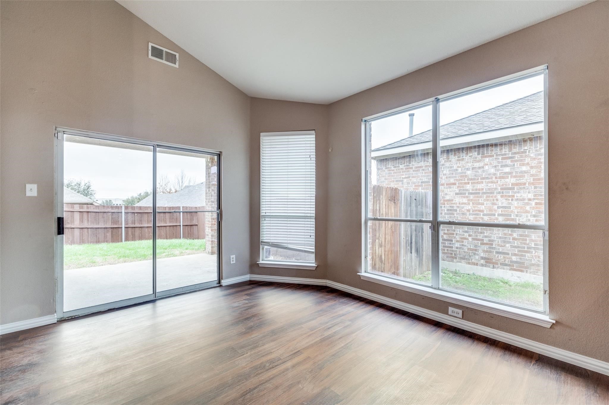 10005 Bull Run Fort Worth TX 76177