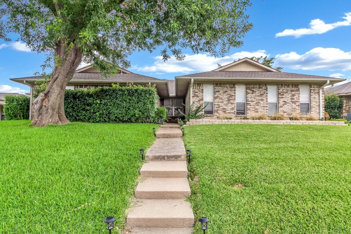 2213 Woodcreek Carrollton TX 75006