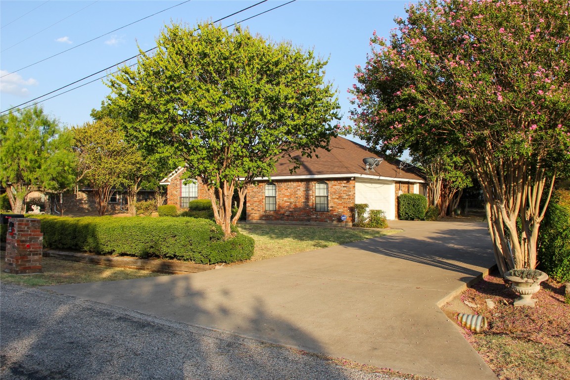 611 Sandstone Lane Granbury TX 76048