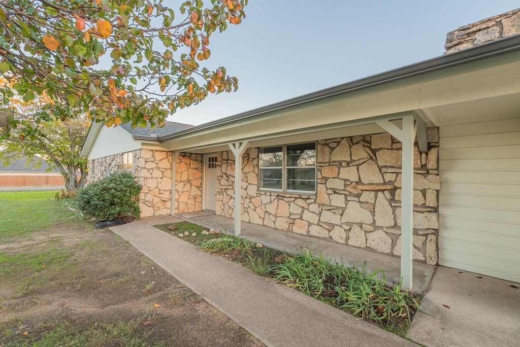2001 Wood Court Granbury TX 76048