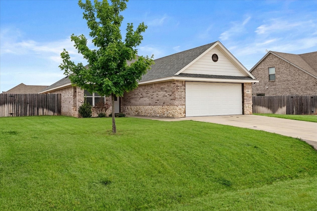 3331 Arrow Creek Drive Granbury TX 76049