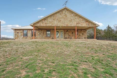 718 County Road 232 Collinsville TX 76233