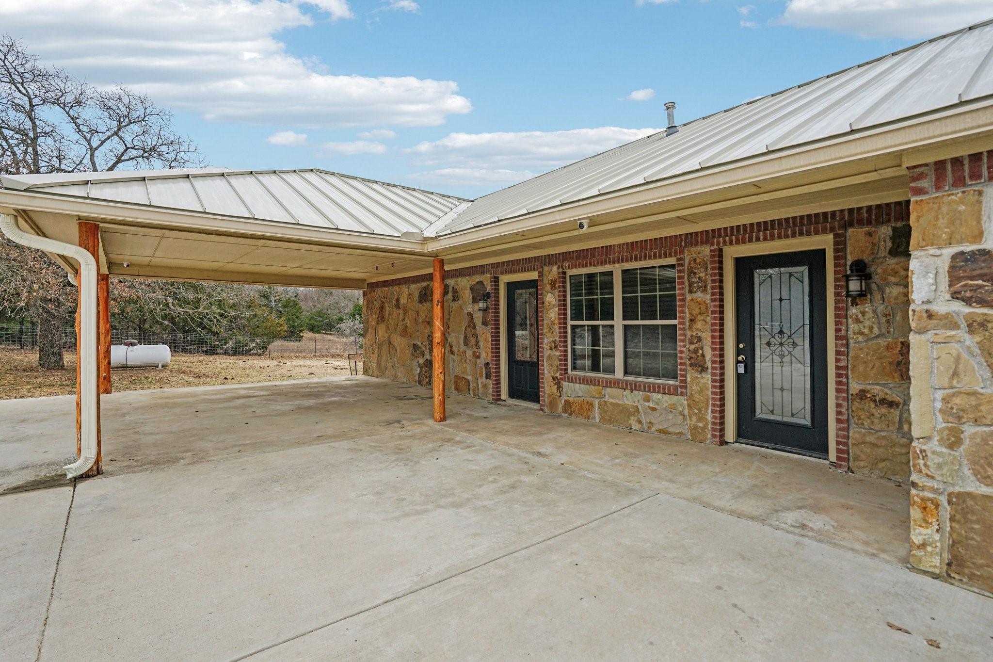 718 County Road 232 Collinsville TX 76233