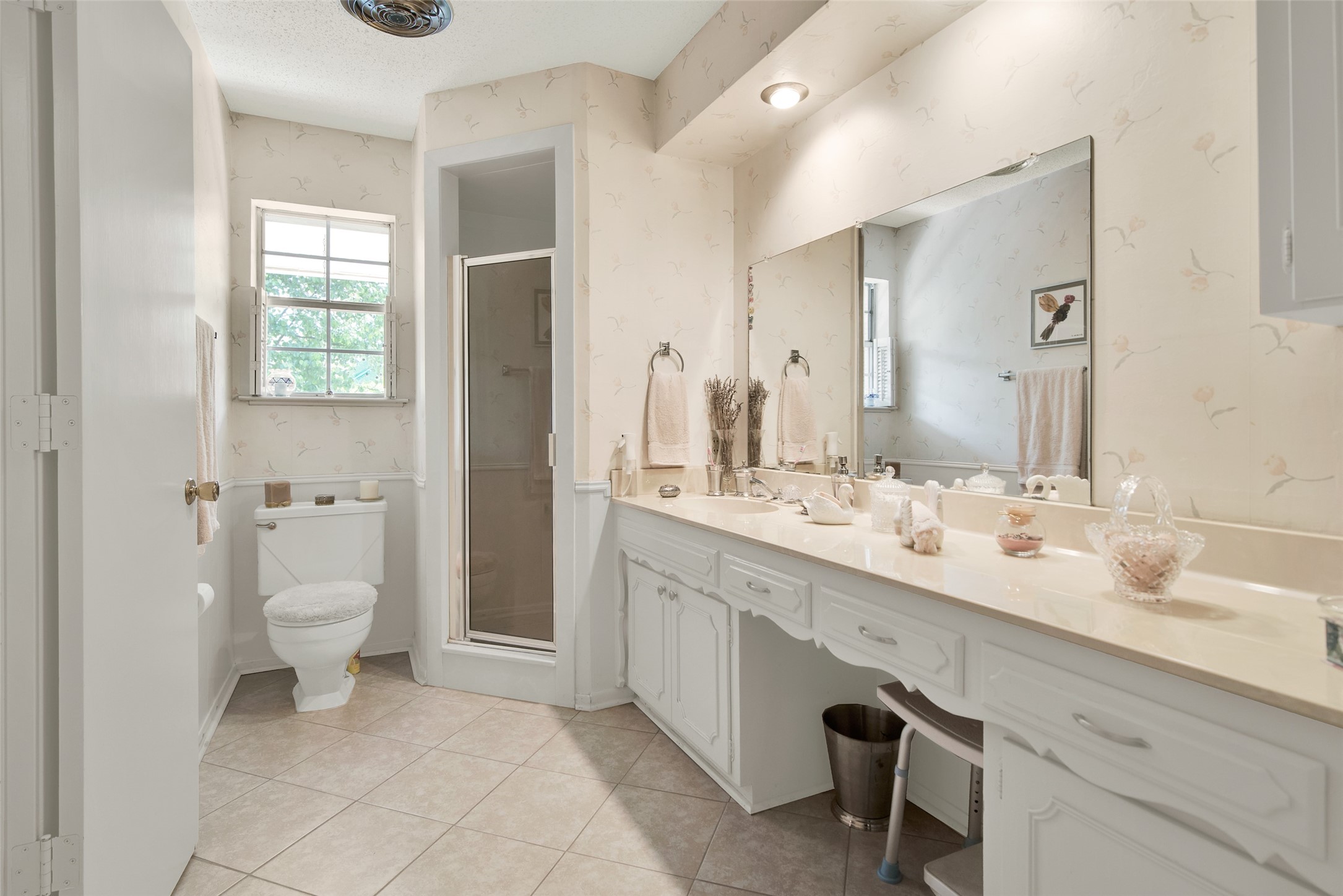 612 Ambassador Street Denison TX 75020