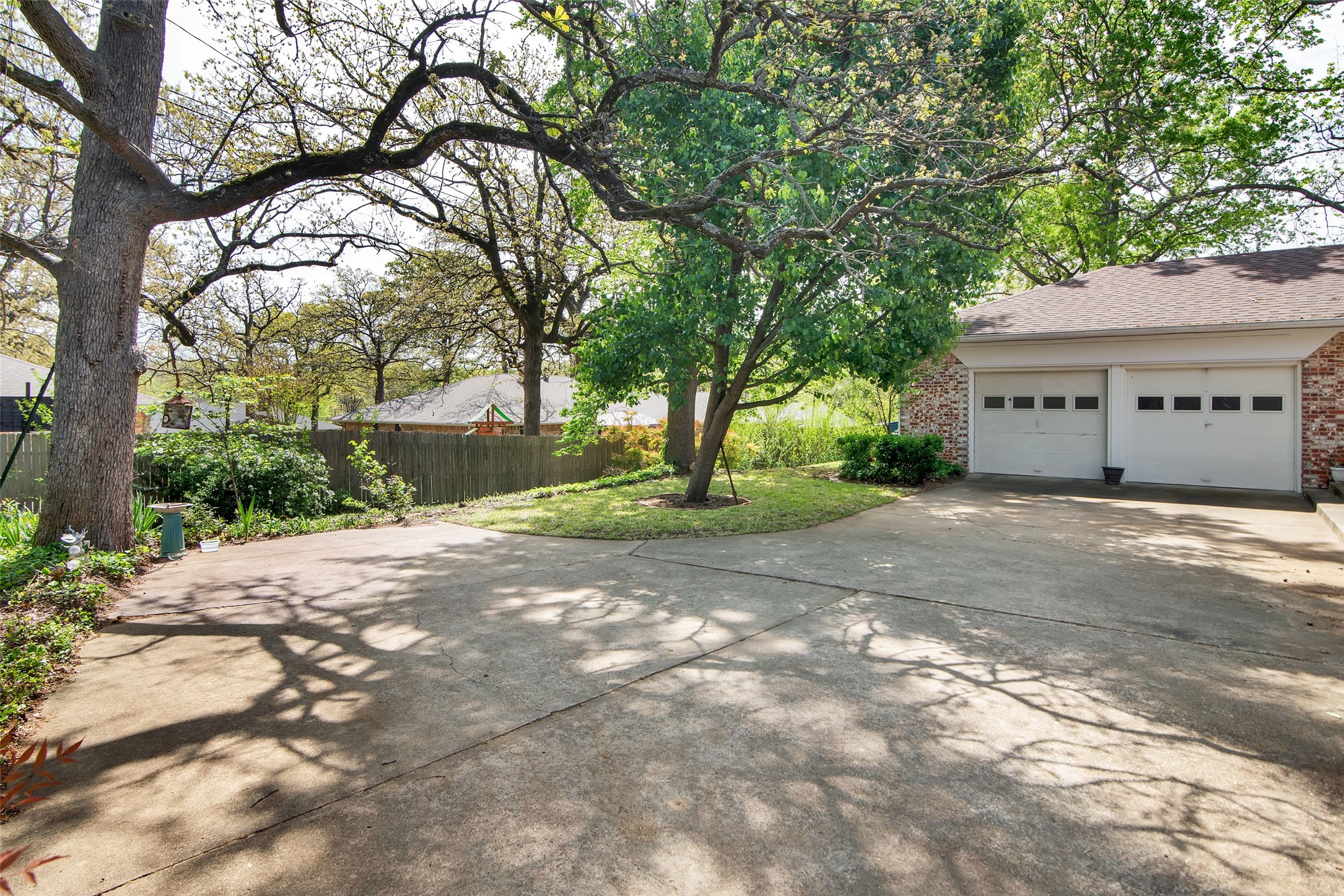 612 Ambassador Street Denison TX 75020