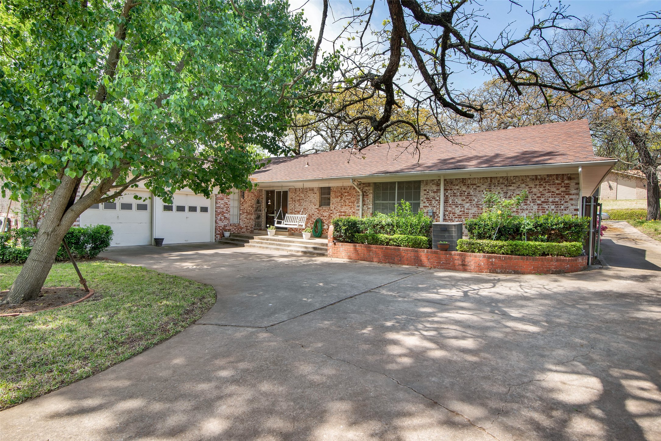 612 Ambassador Street Denison TX 75020