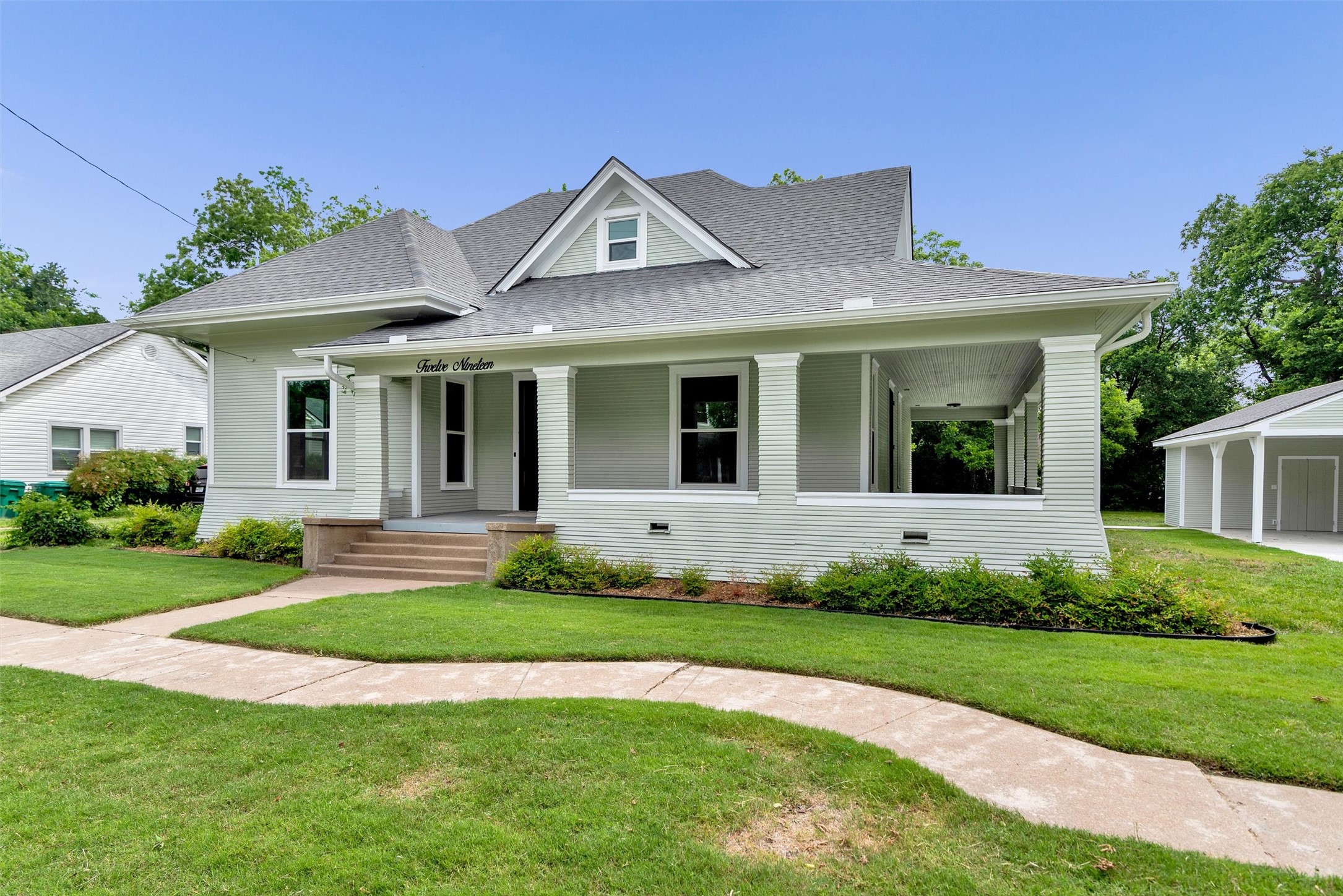 1219 S Travis Street Sherman TX 75090