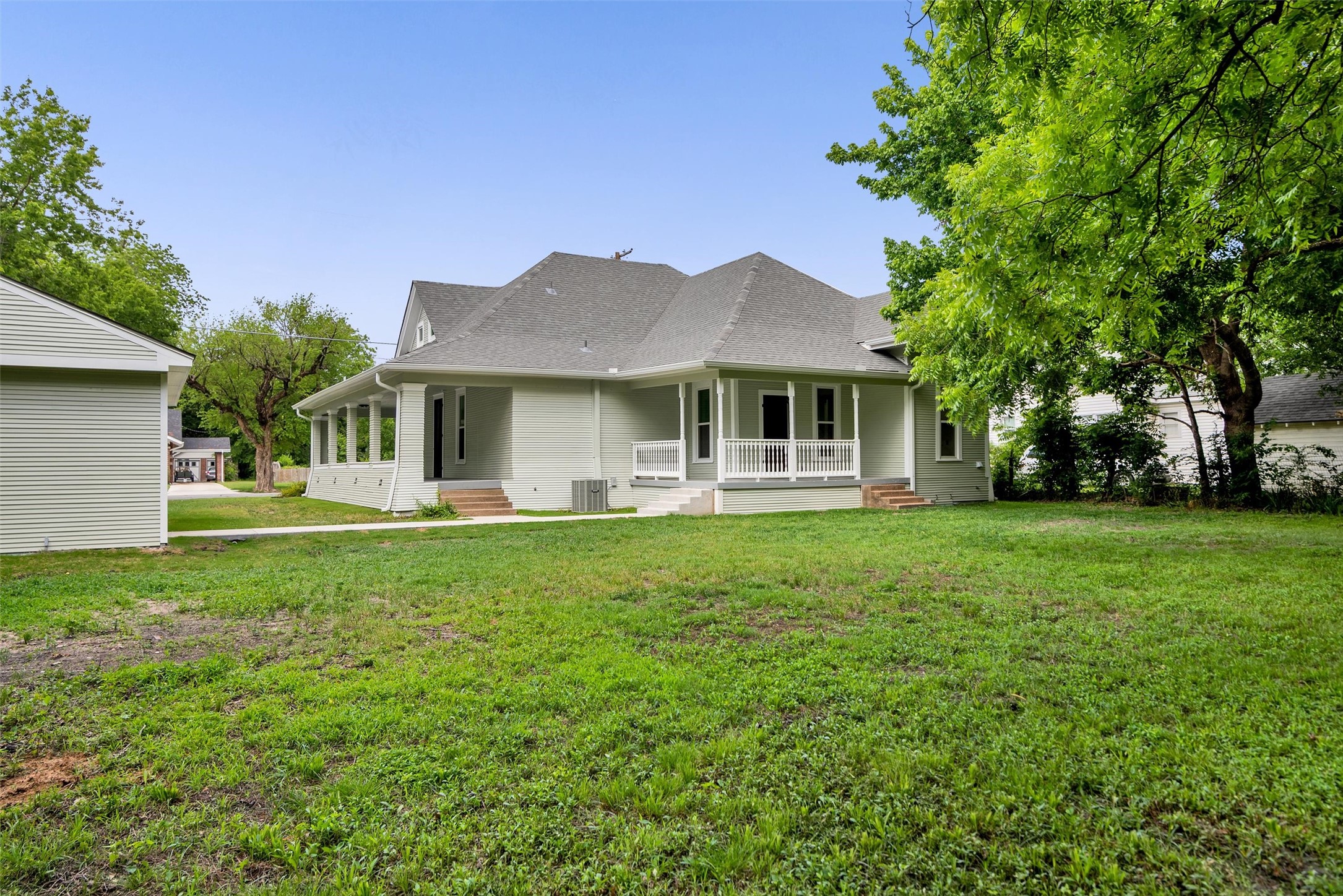 1219 S Travis Street Sherman TX 75090