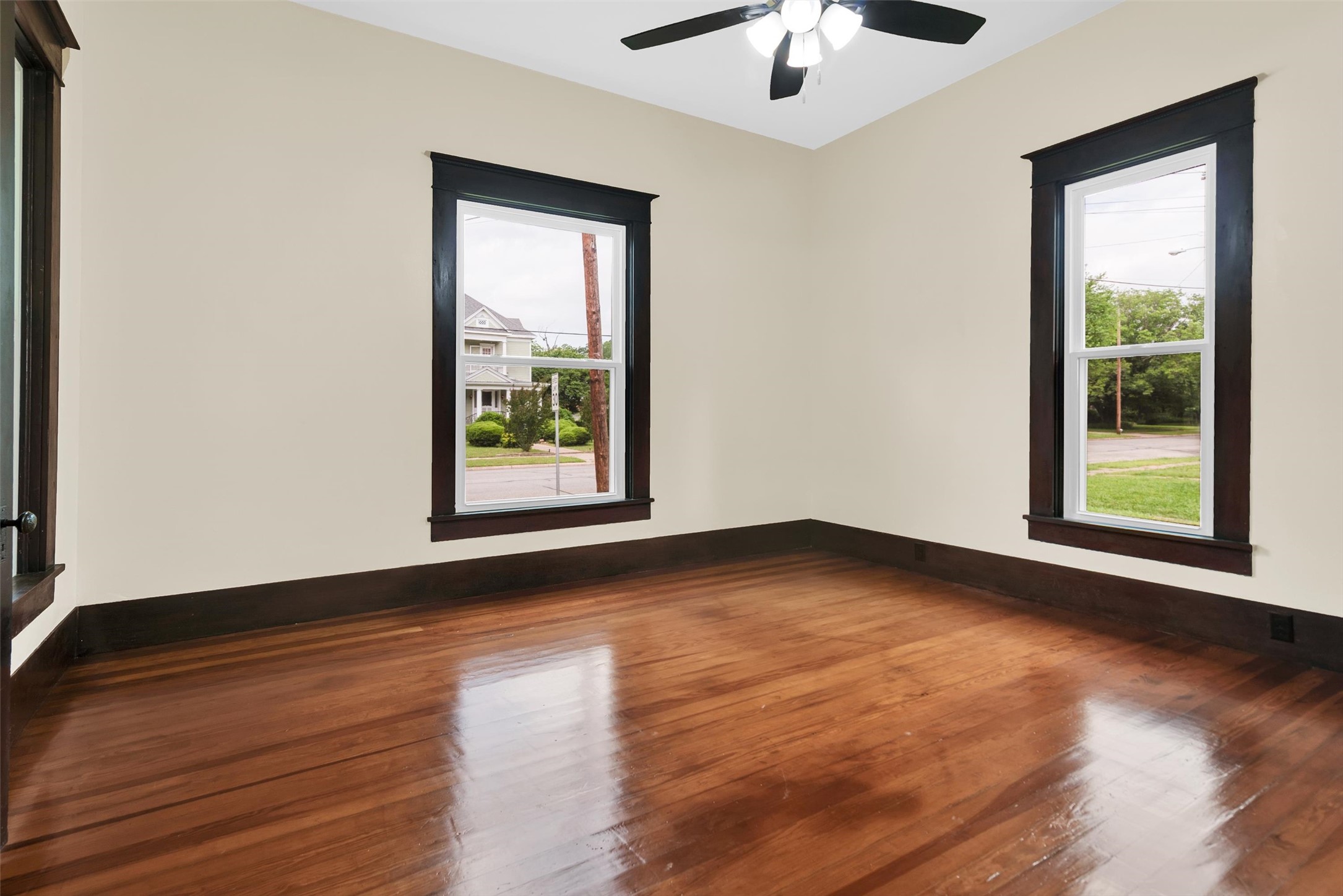 1219 S Travis Street Sherman TX 75090