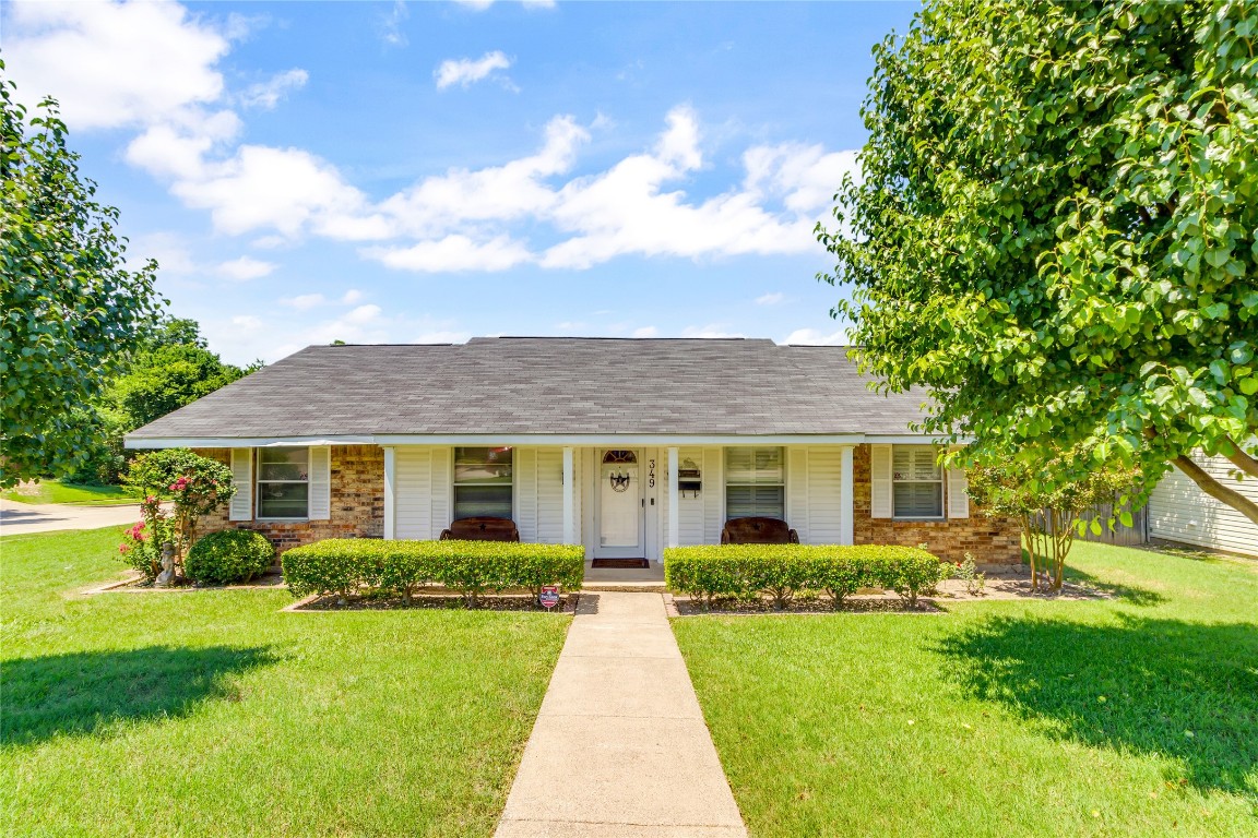 349 Meadowcreek Lane Garland TX 75043
