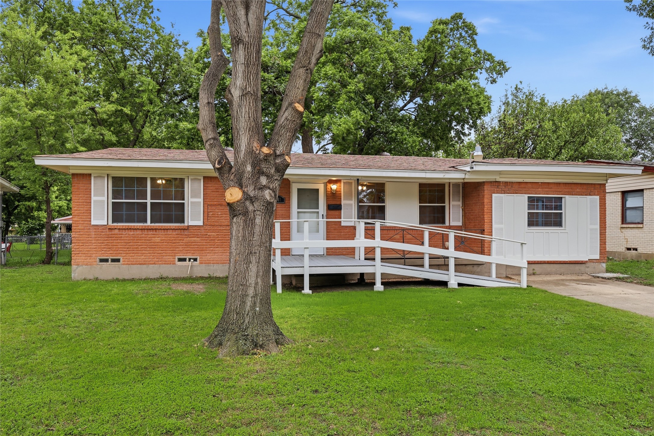 9861 San Lea Drive Dallas TX 75228