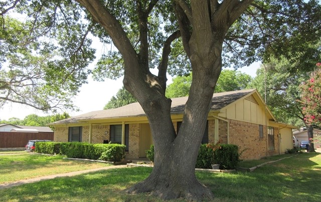 1718 Crockett Street Garland TX 75042