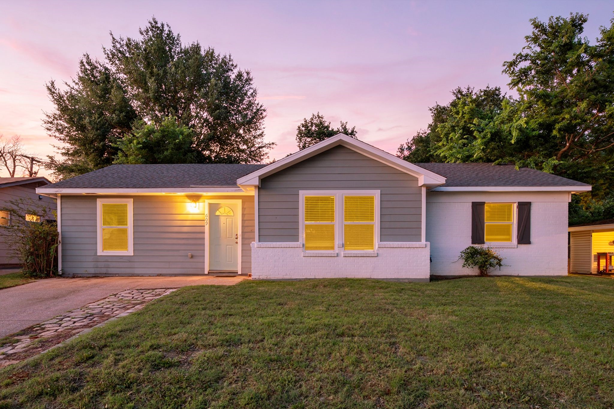 609 W Inwood Drive Arlington TX 76010
