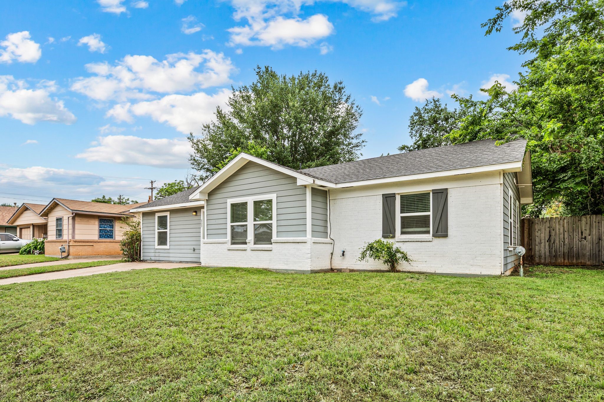 609 W Inwood Drive Arlington TX 76010