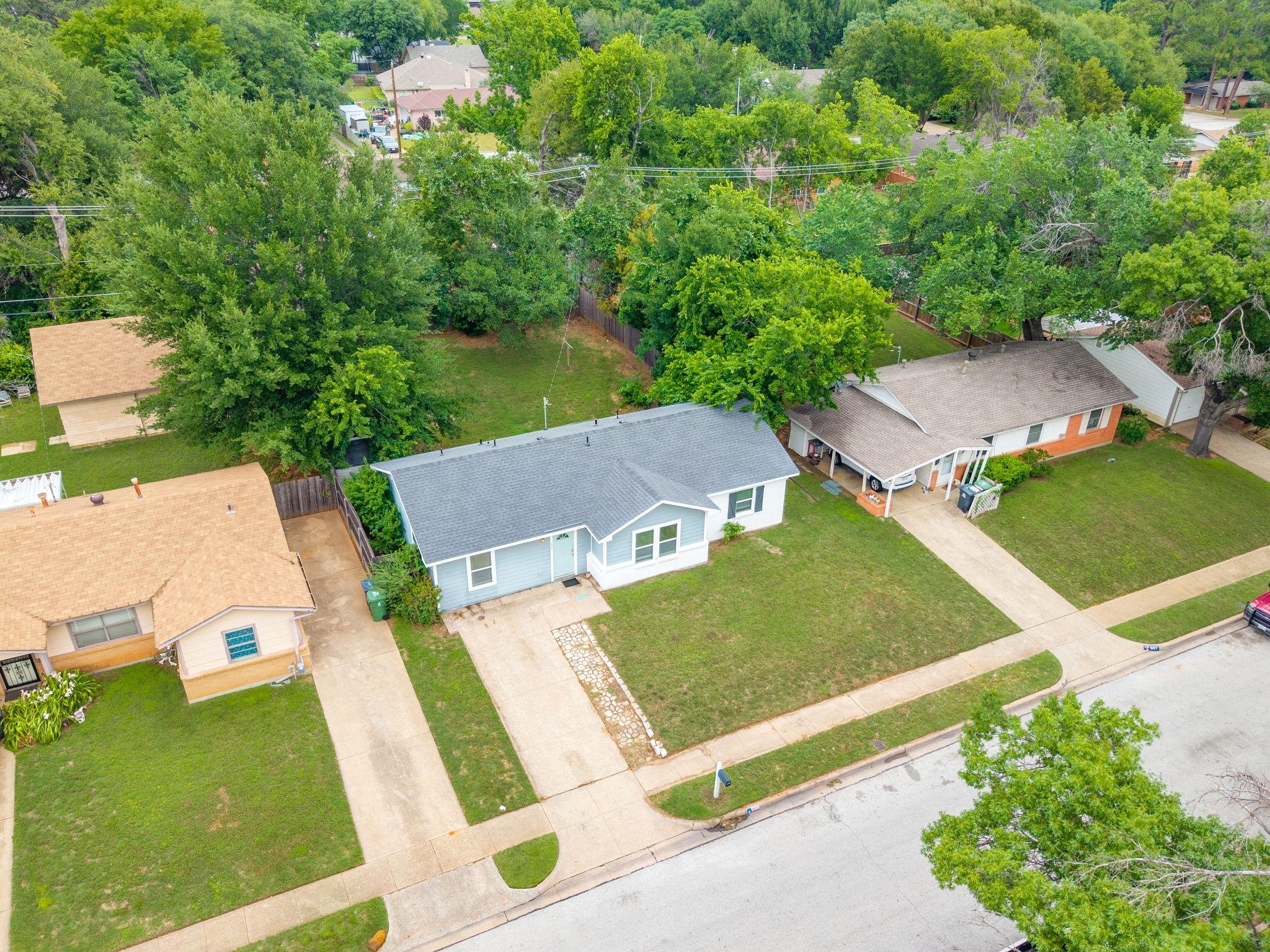 609 W Inwood Drive Arlington TX 76010