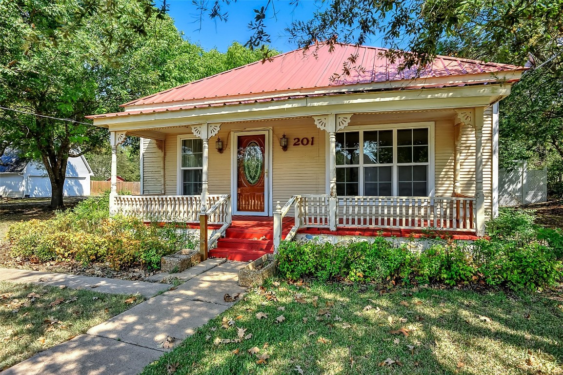 201 Butler Street Trenton TX 75490